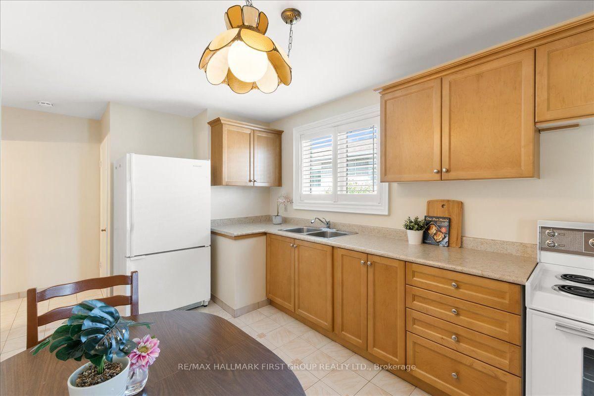 40 Cherrylawn Avenue • Toronto, ON photo 14