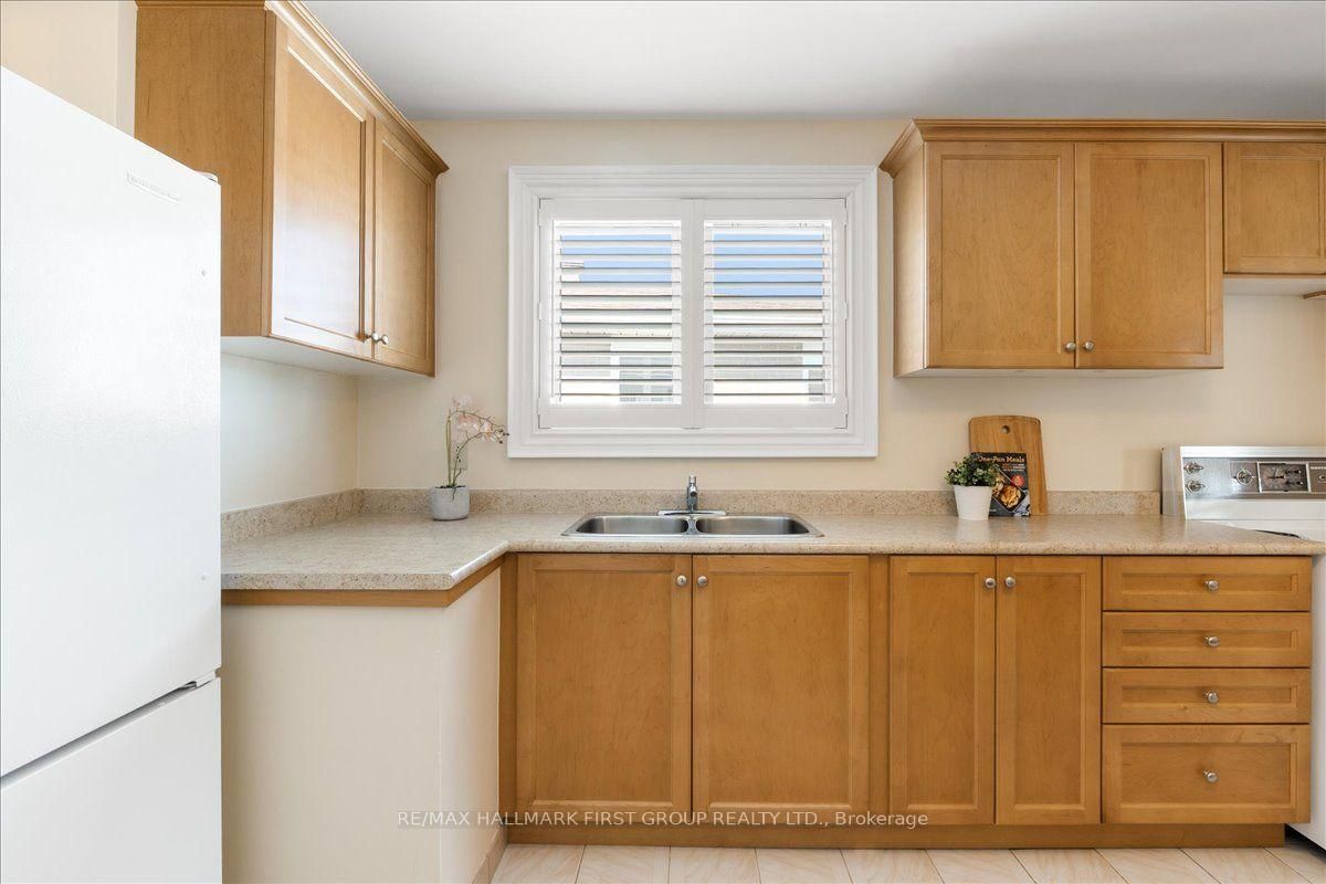 40 Cherrylawn Avenue • Toronto, ON photo 16
