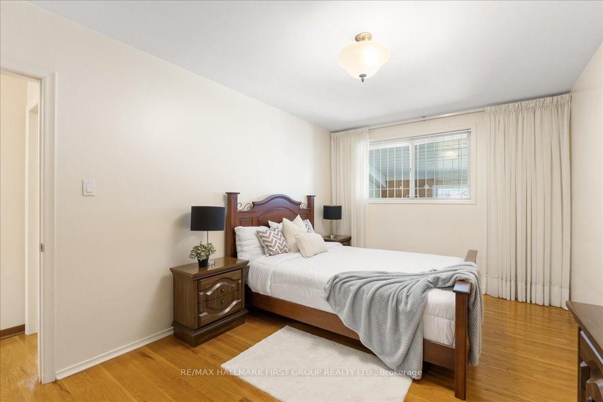 40 Cherrylawn Avenue • Toronto, ON photo 19