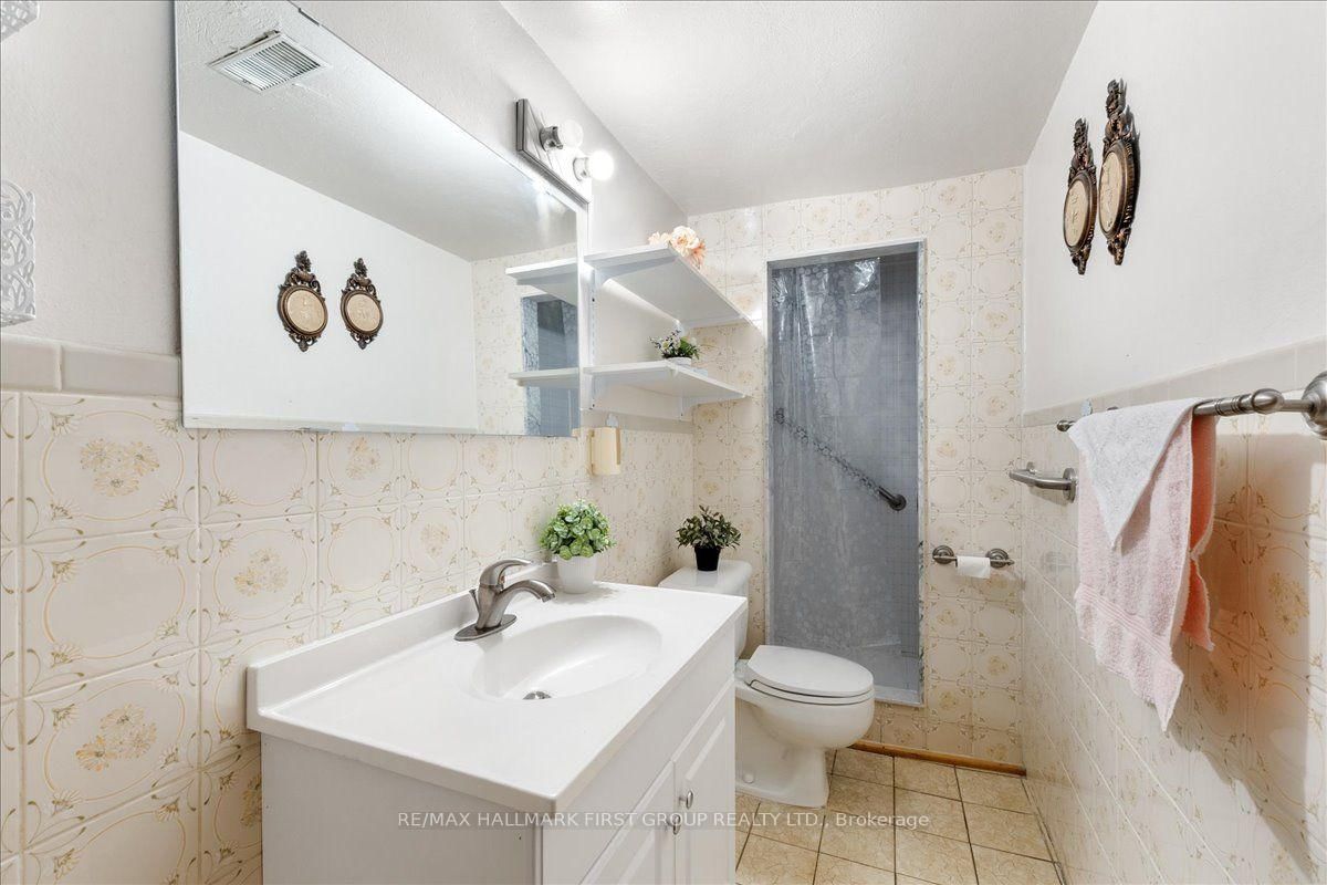 40 Cherrylawn Avenue • Toronto, ON photo 30