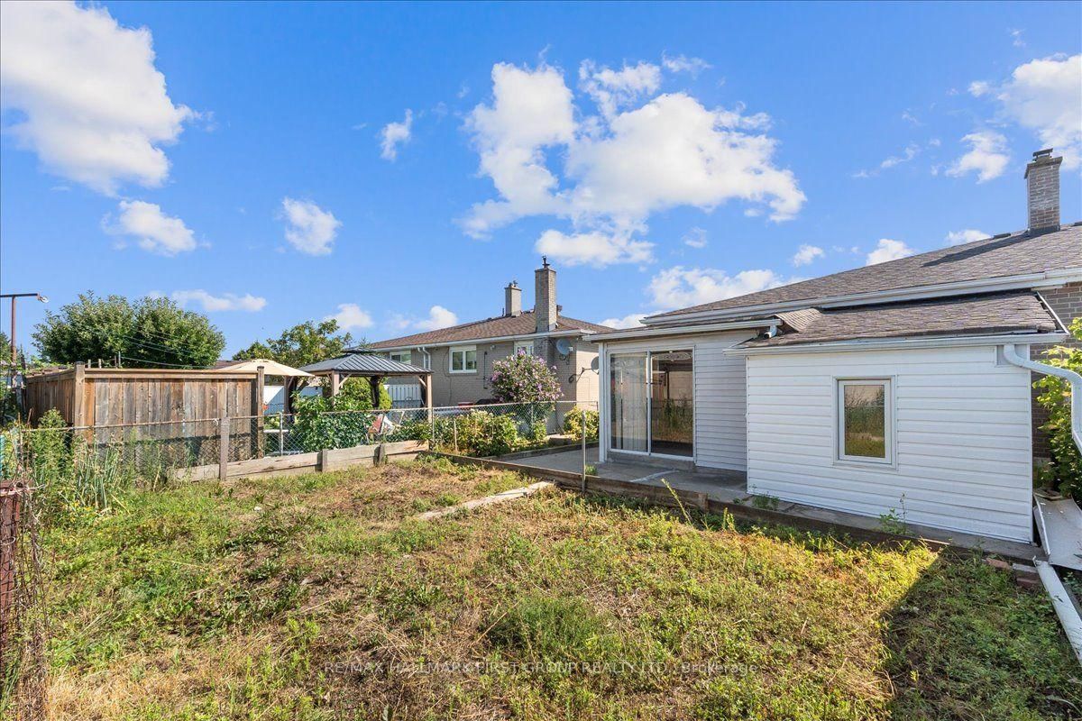 40 Cherrylawn Avenue • Toronto, ON photo 39