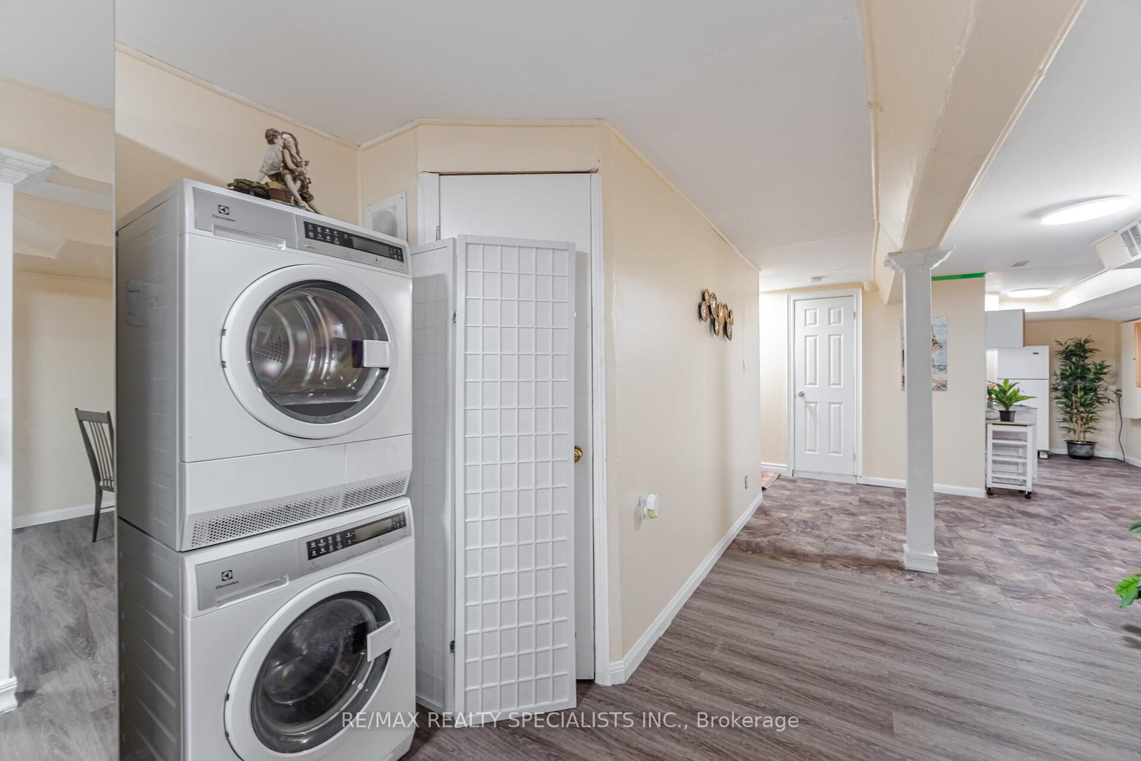 5642 Armando Avenue • Mississauga, ON photo 46