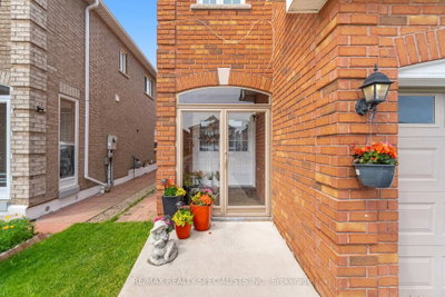 5642 Armando Avenue • Mississauga, ON photo 5