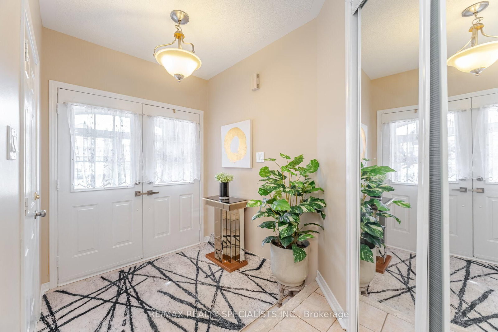 5642 Armando Avenue • Mississauga, ON photo 8