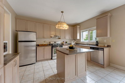 59 Masters Green Crescent • Brampton, ON photo 8