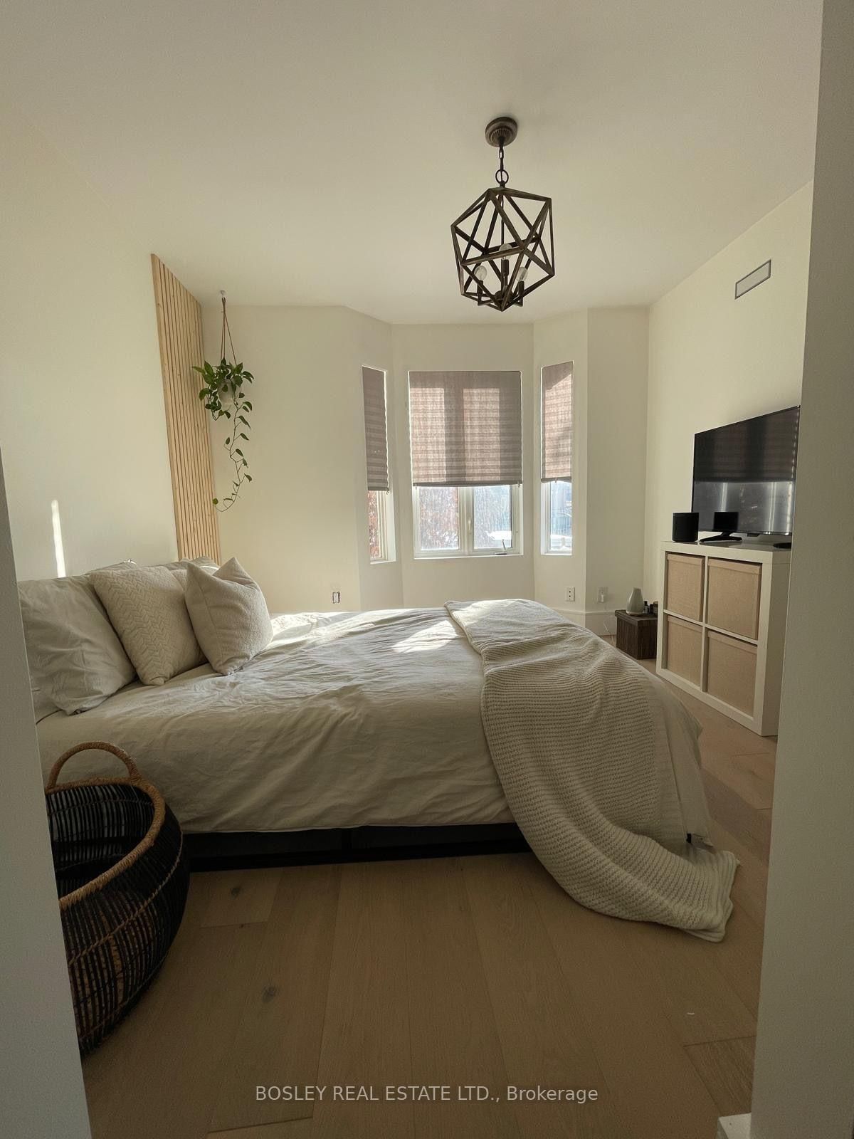 38 Jackson Place, Toronto 4