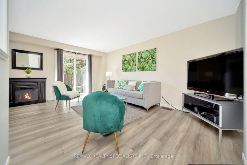 155 Enderby Crescent