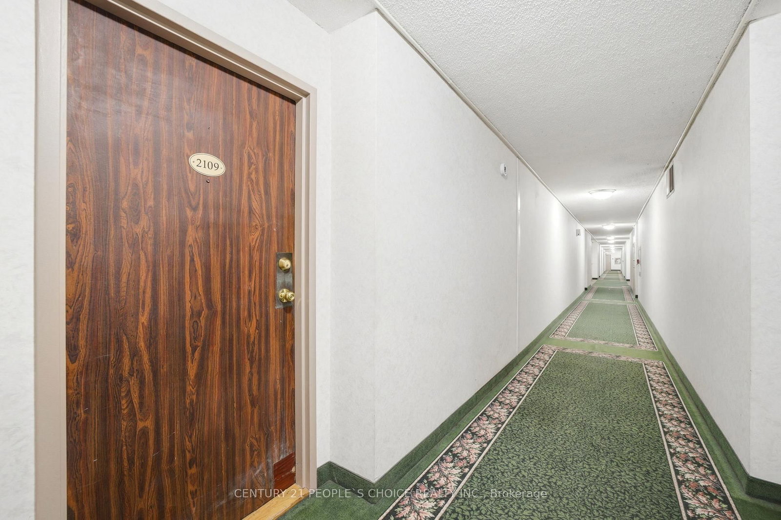 18 Knightsbridge Road • #2109 • Brampton, ON photo 4
