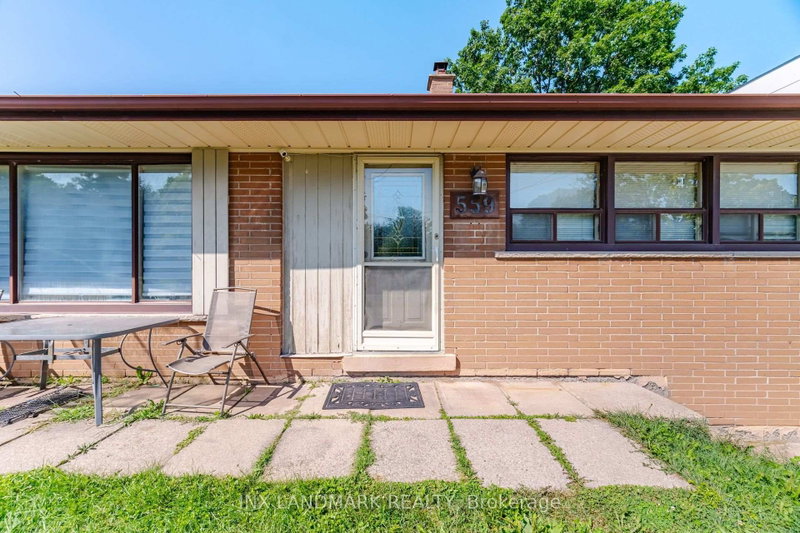 559 Wolsey Crescent