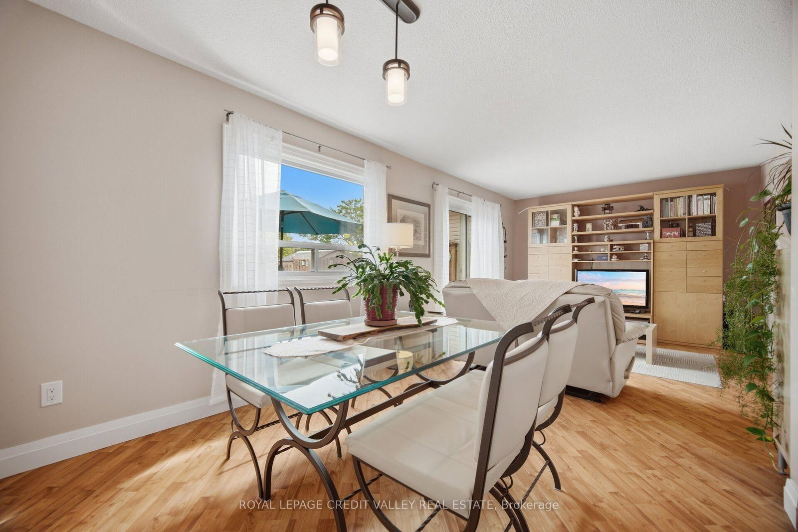 10 Gladstone Square • Brampton, ON photo 12