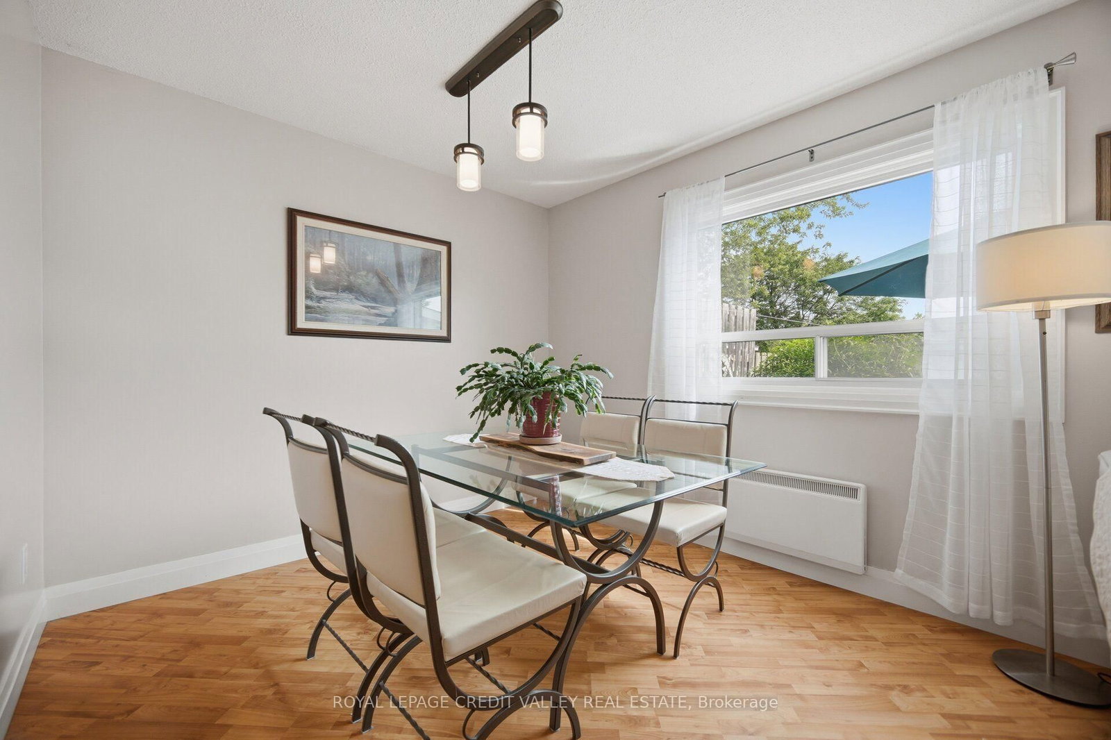 10 Gladstone Square • Brampton, ON photo 13