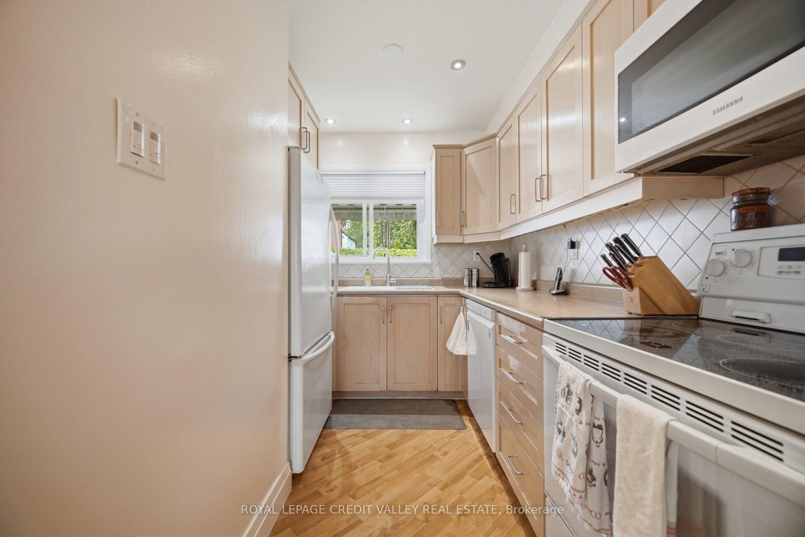 10 Gladstone Square • Brampton, ON photo 15