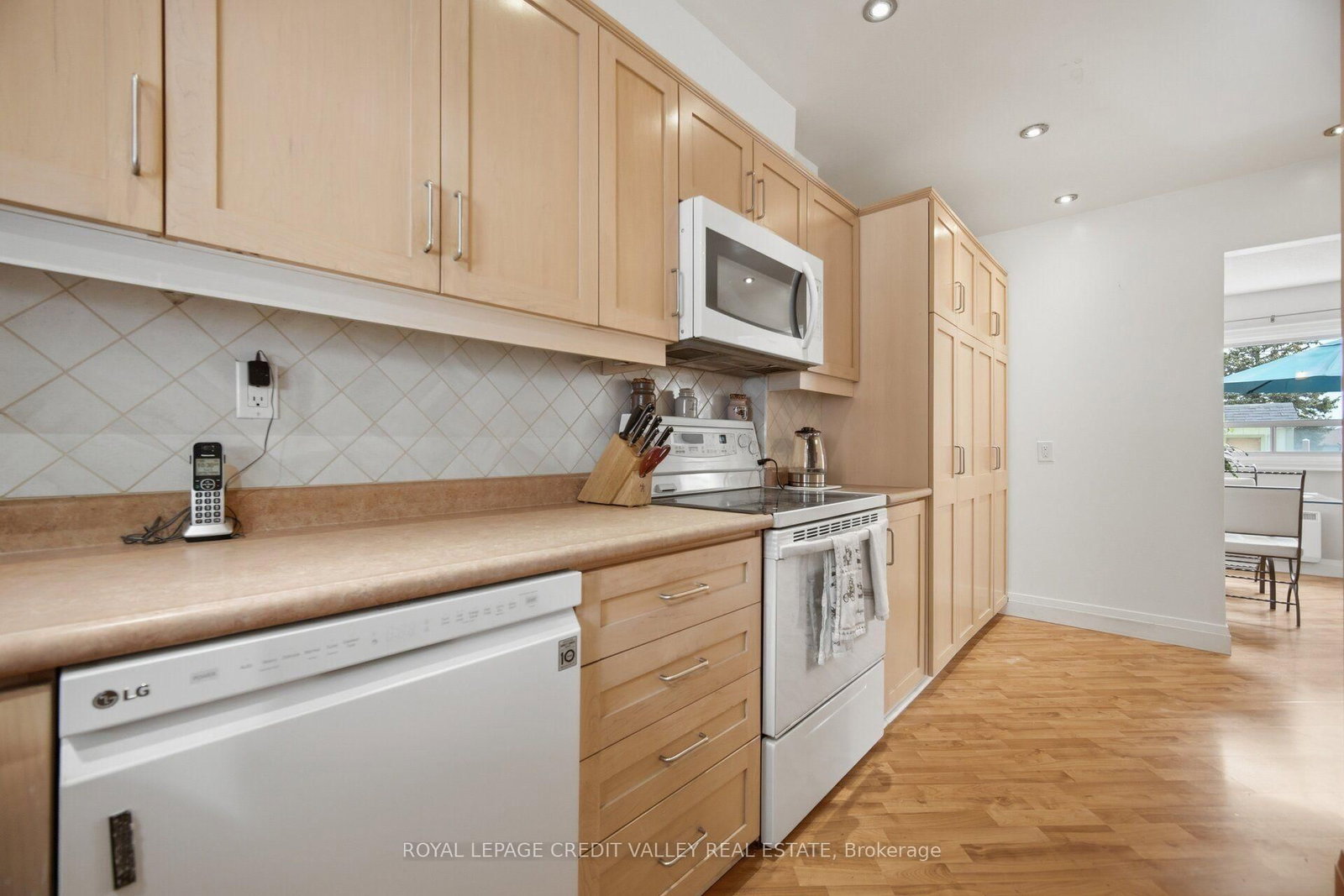 10 Gladstone Square • Brampton, ON photo 17