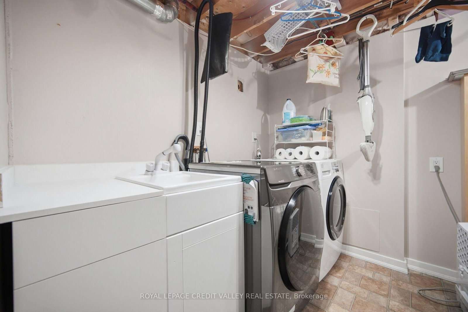 10 Gladstone Square • Brampton, ON photo 39