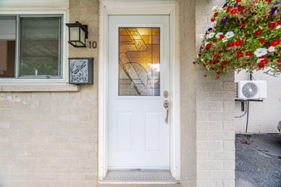 10 Gladstone Square • Brampton, ON photo 5