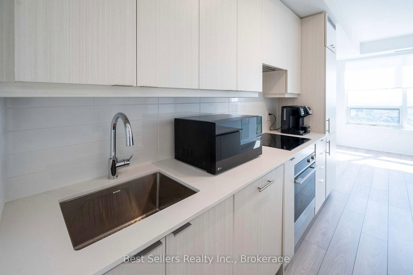 36 Elm Drive • #2406 • Mississauga, ON photo 6