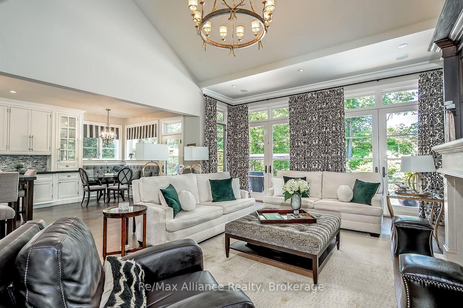 379 River Side Drive • Oakville, ON photo 14