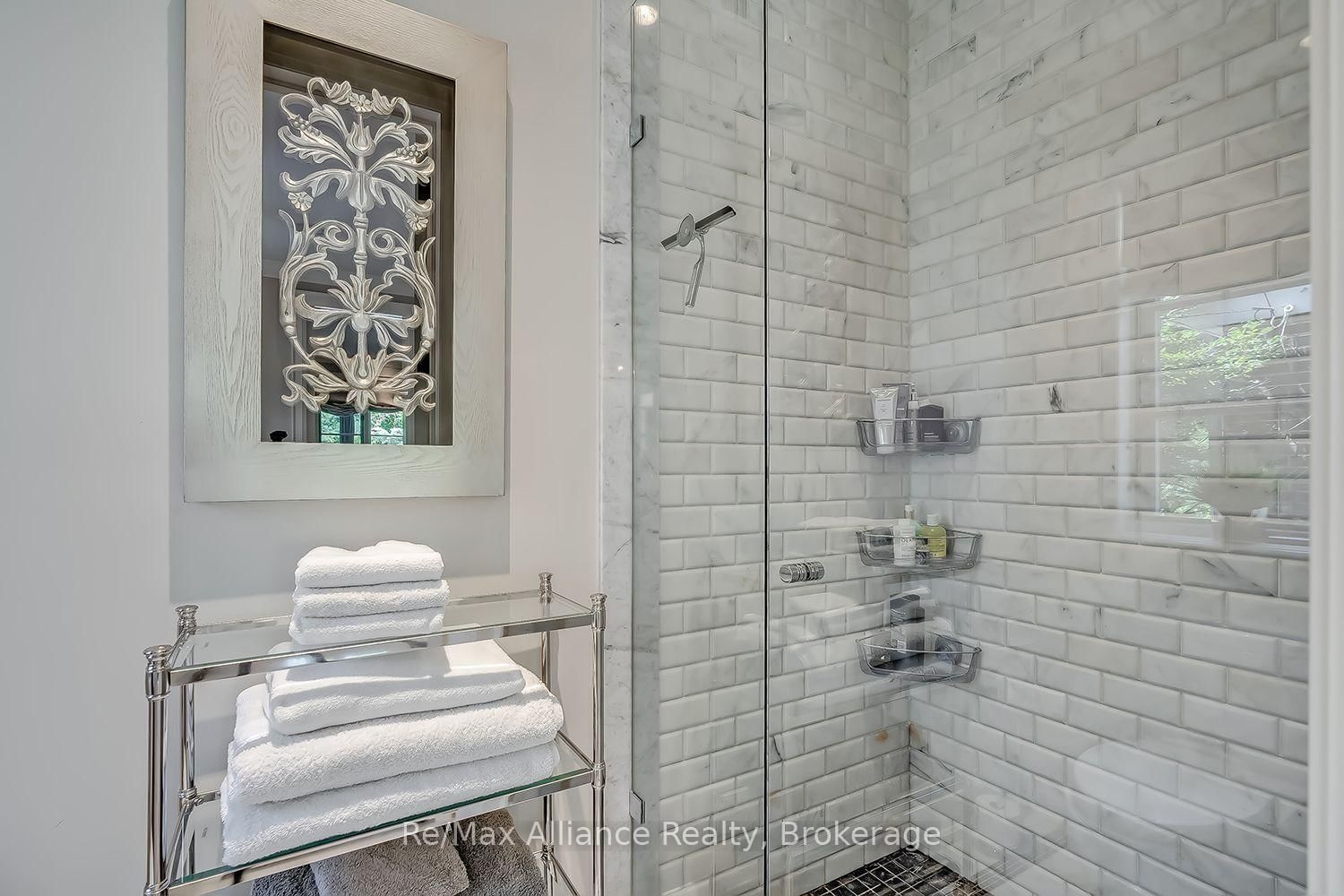379 River Side Drive • Oakville, ON photo 22