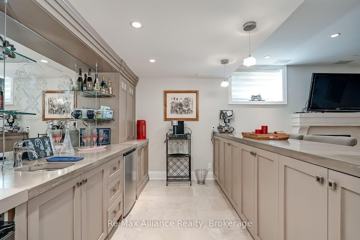 379 River Side Drive • Oakville, ON photo 33