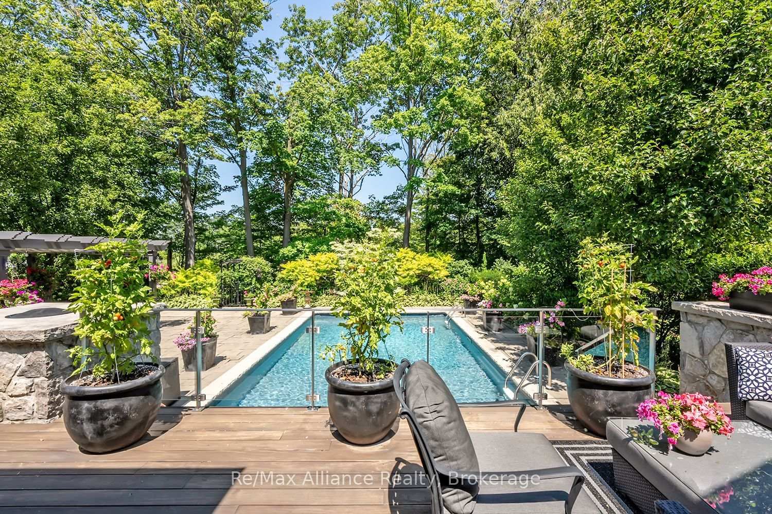 379 River Side Drive • Oakville, ON photo 42