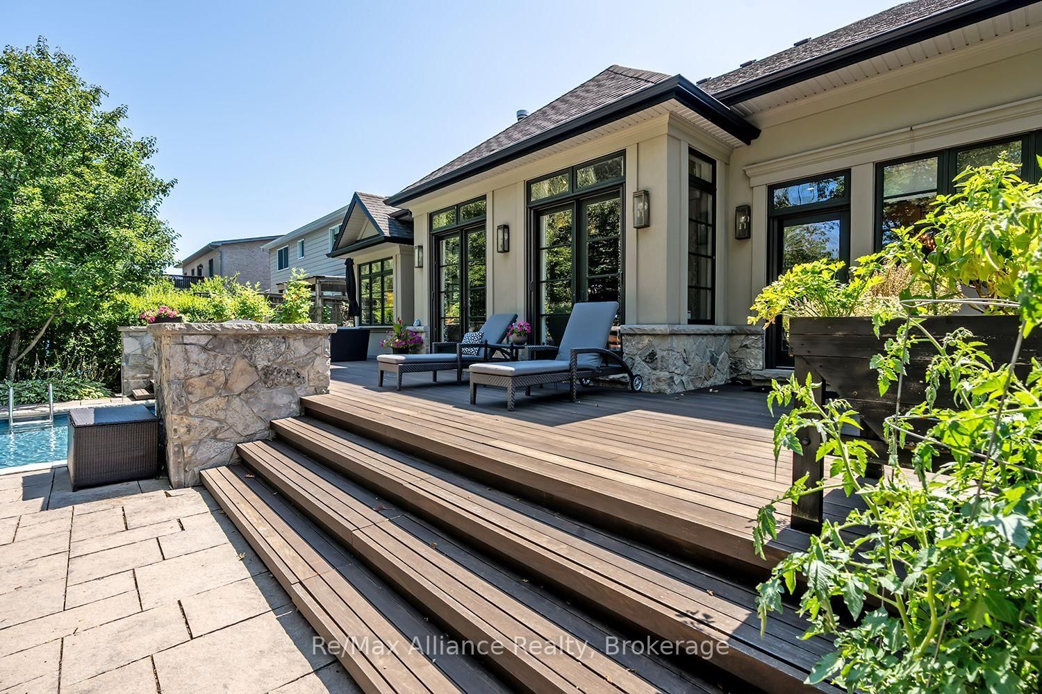 379 River Side Drive • Oakville, ON photo 44
