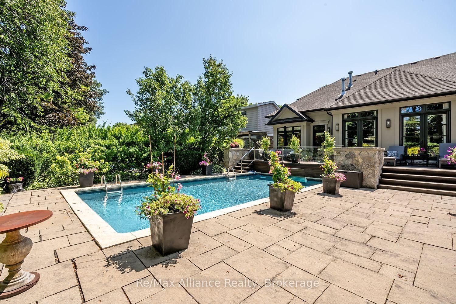 379 River Side Drive • Oakville, ON photo 45