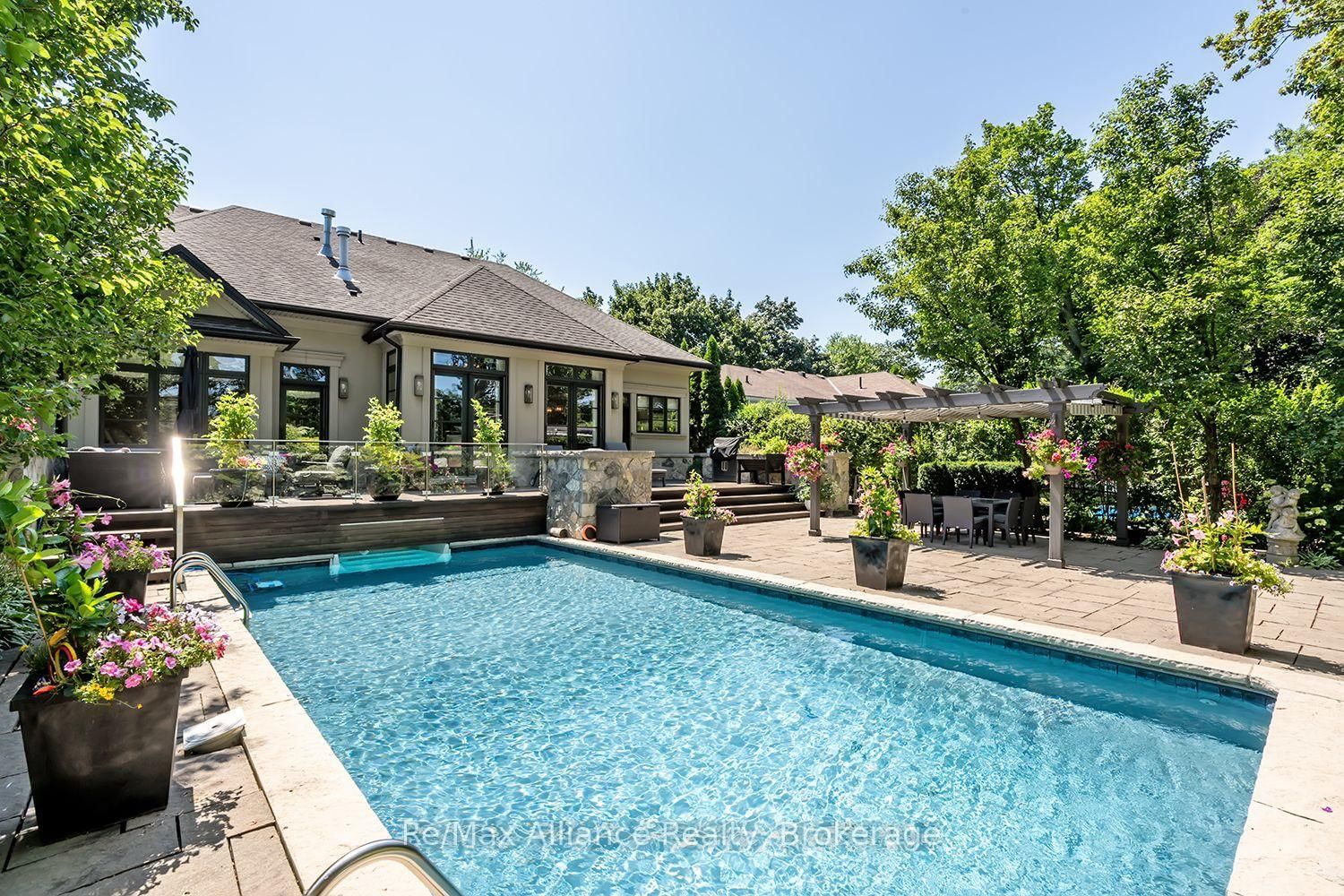 379 River Side Drive • Oakville, ON photo 46