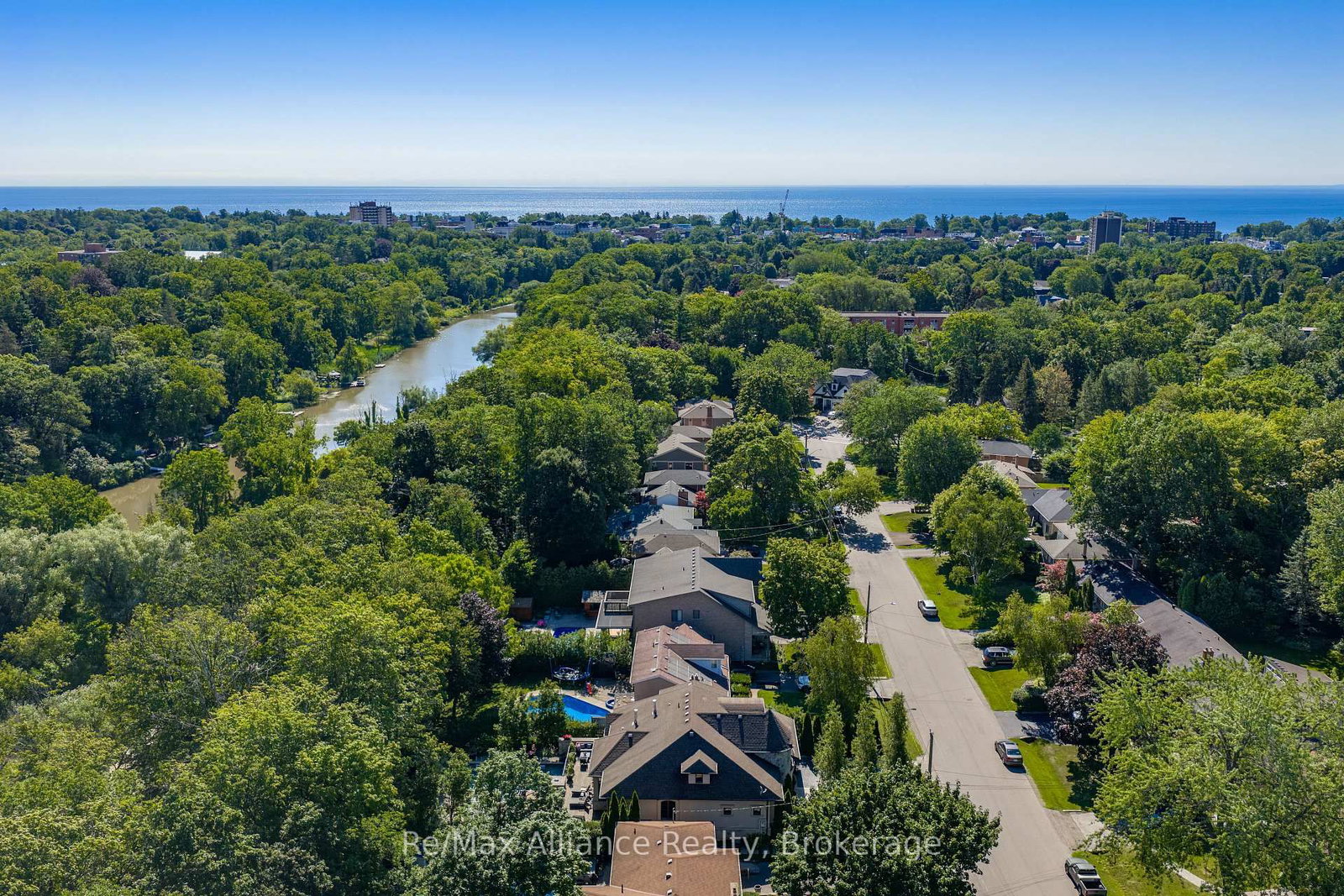 379 River Side Drive • Oakville, ON photo 49