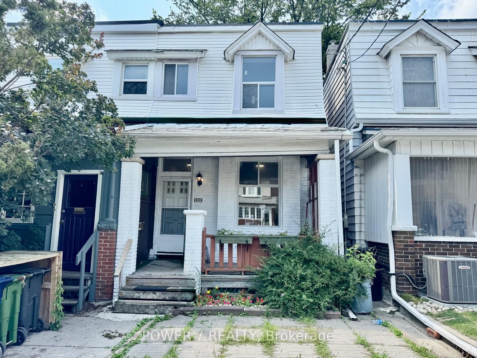 810 Ossington Avenue • Toronto, ON photo 2