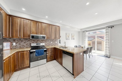 13 Fringetree Road • Brampton, ON photo 5