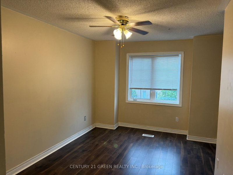 598 Dolly Bird Mississauga,ON L5W 1G7 — Photo 5