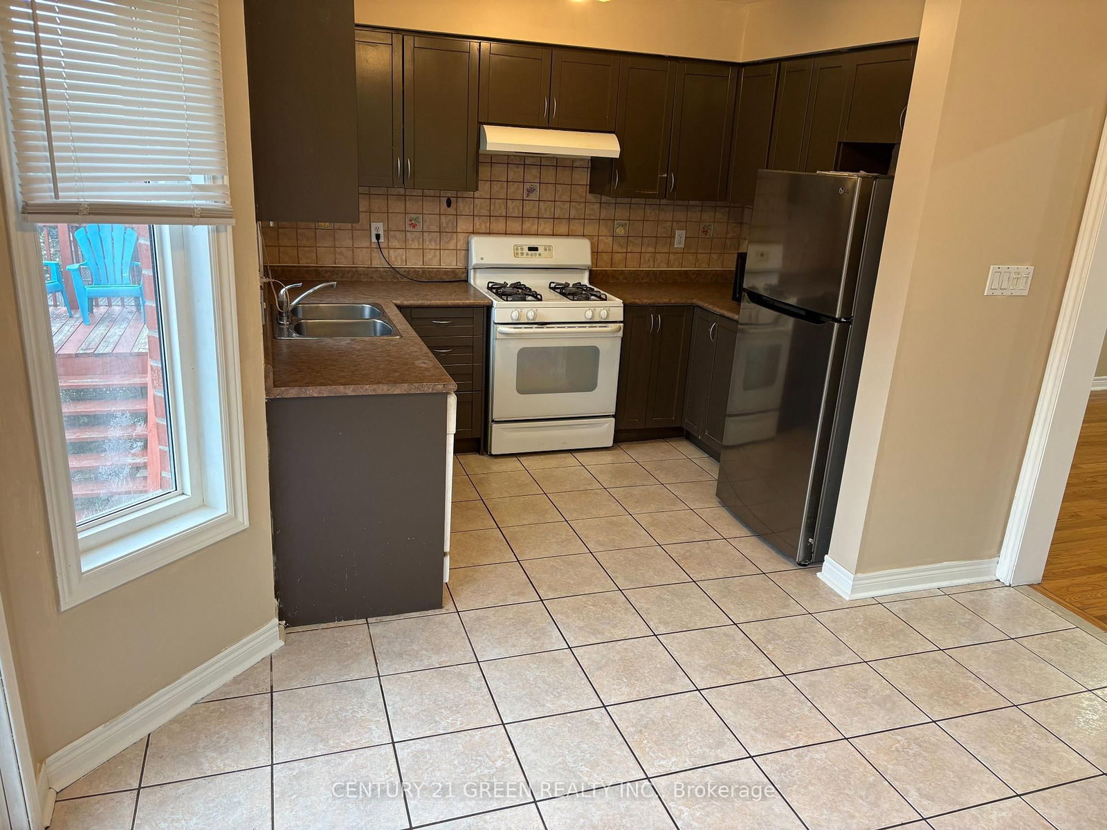 598 Dolly Bird Mississauga,ON L5W 1G7 — Photo 9