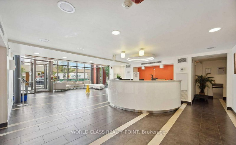 806 - 15 James Finlay Way