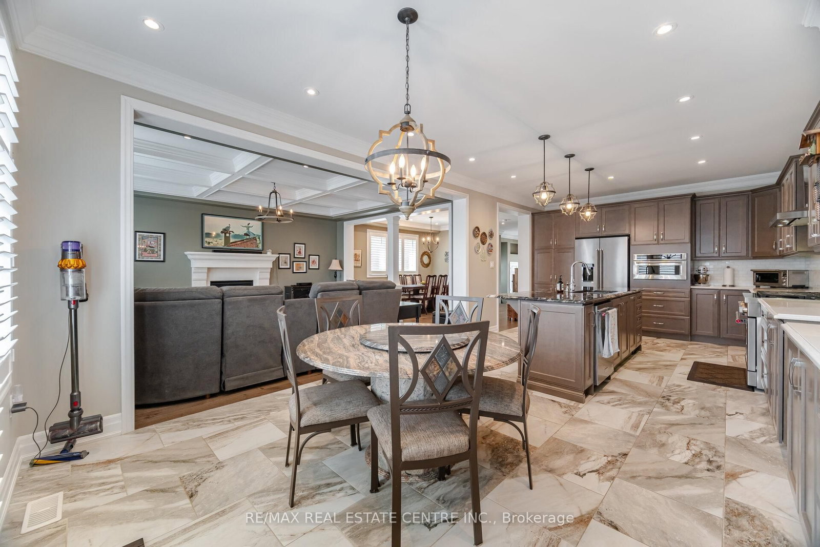 156 Camellia Crescent • Oakville, ON photo 14