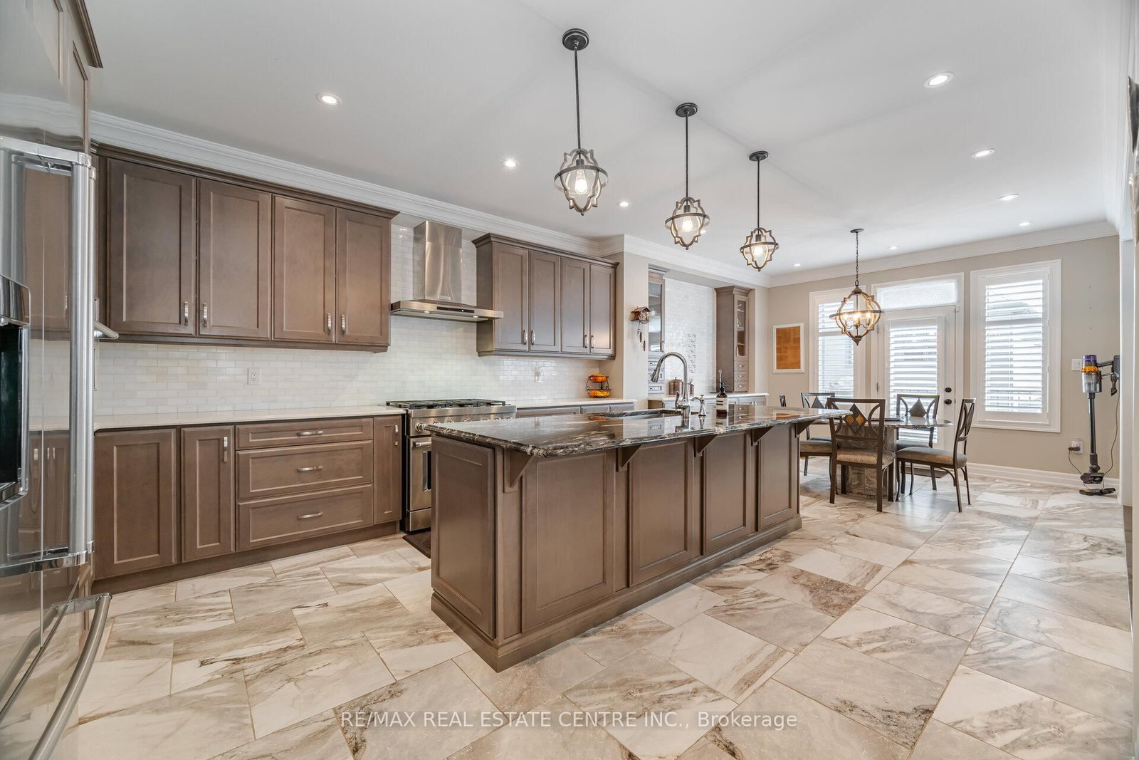 156 Camellia Crescent • Oakville, ON photo 18