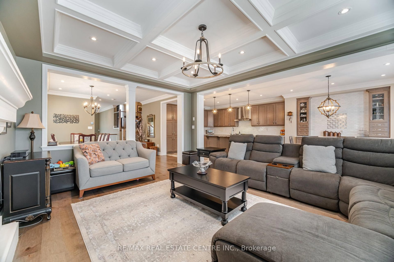 156 Camellia Crescent • Oakville, ON photo 9