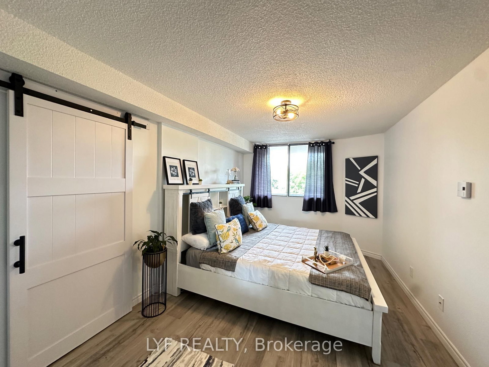 81 MILLSIDE Drive • #401 • Milton, ON photo 13