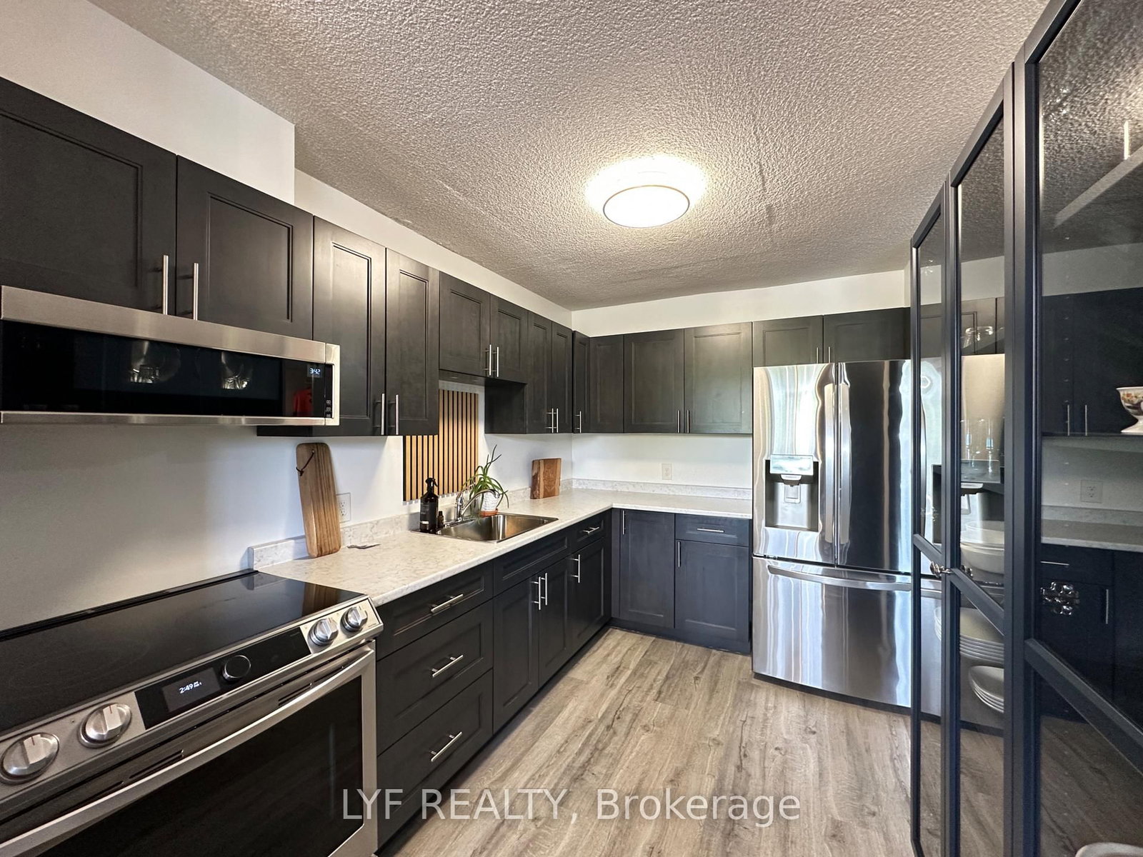 81 MILLSIDE Drive • #401 • Milton, ON photo 5