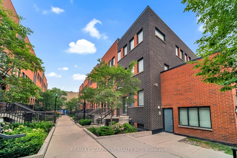 29 - 869 Wilson Avenue