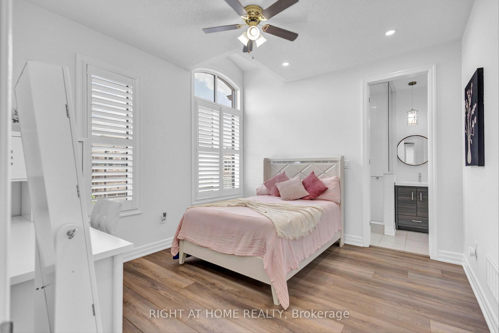 866 Magnolia Terrace • Milton, ON photo 34