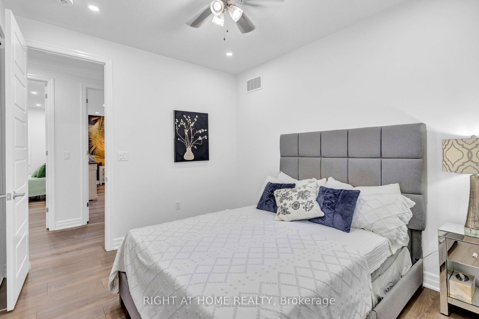 866 Magnolia Terrace • Milton, ON photo 37