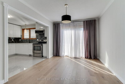 1715 Oberon Mississauga,ON L4X 2K7 — Photo 12