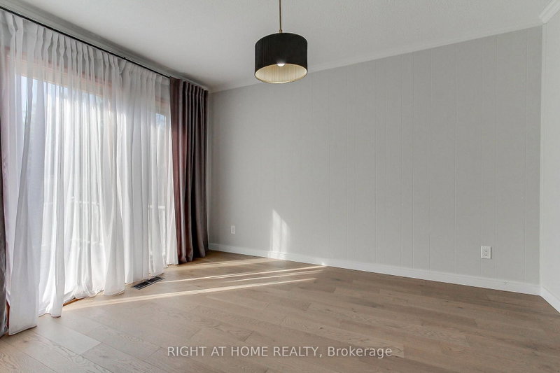 1715 Oberon Mississauga,ON L4X 2K7 — Photo 13