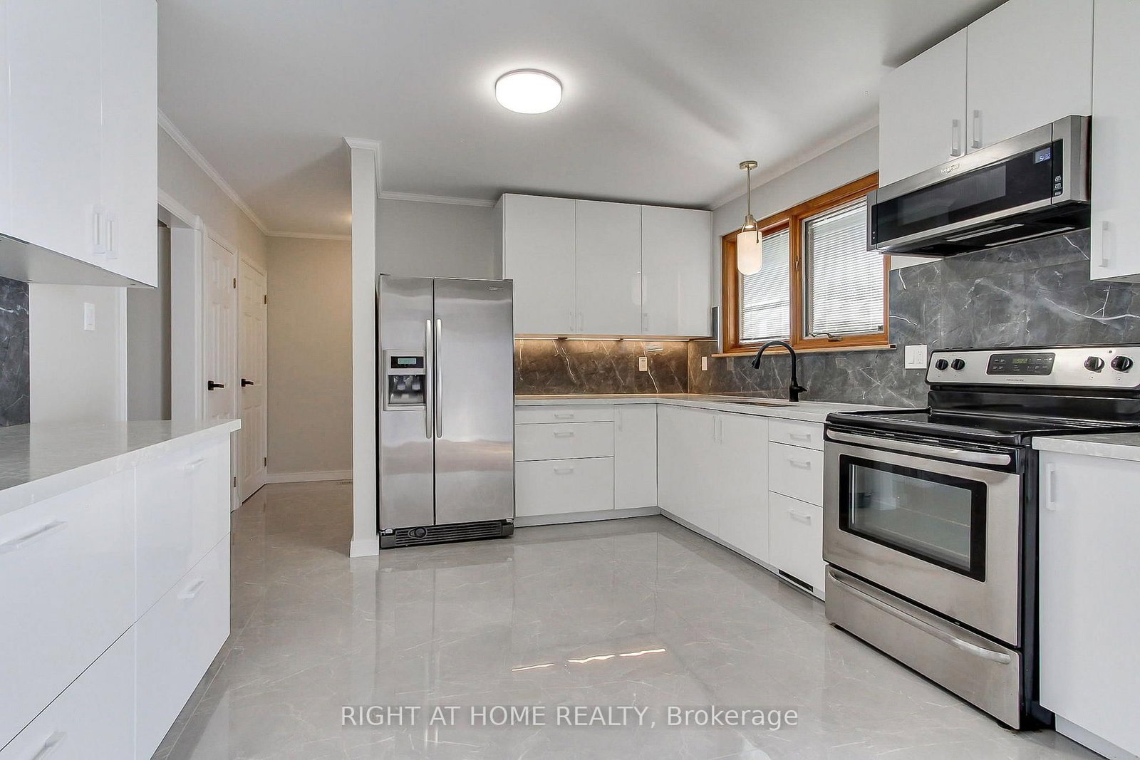 1715 Oberon Mississauga,ON L4X 2K7 — Photo 15