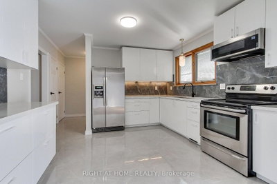 1715 Oberon Mississauga,ON L4X 2K7 — Photo 15