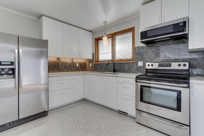 1715 Oberon Mississauga,ON L4X 2K7 — Photo 17
