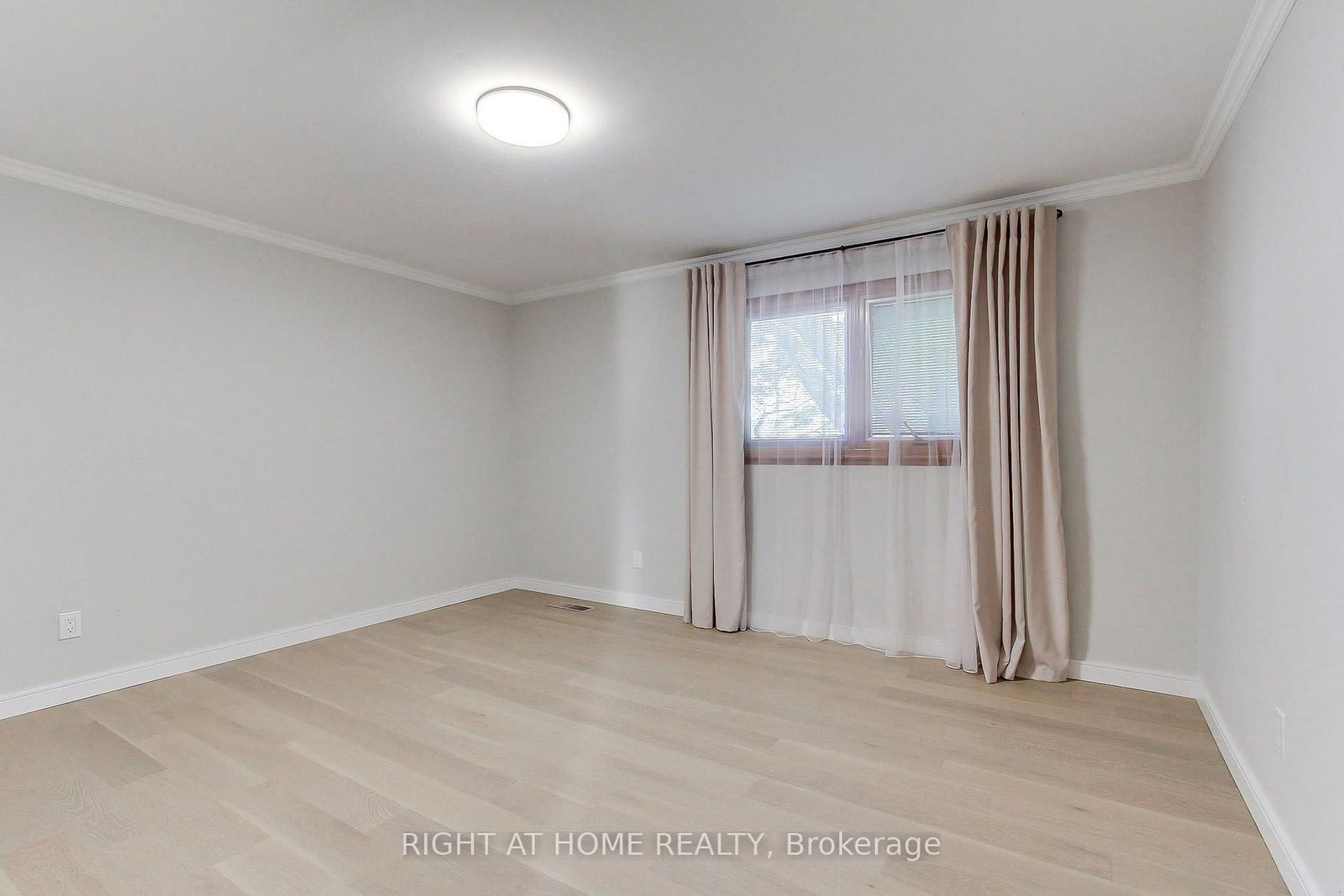 1715 Oberon Mississauga,ON L4X 2K7 — Photo 24