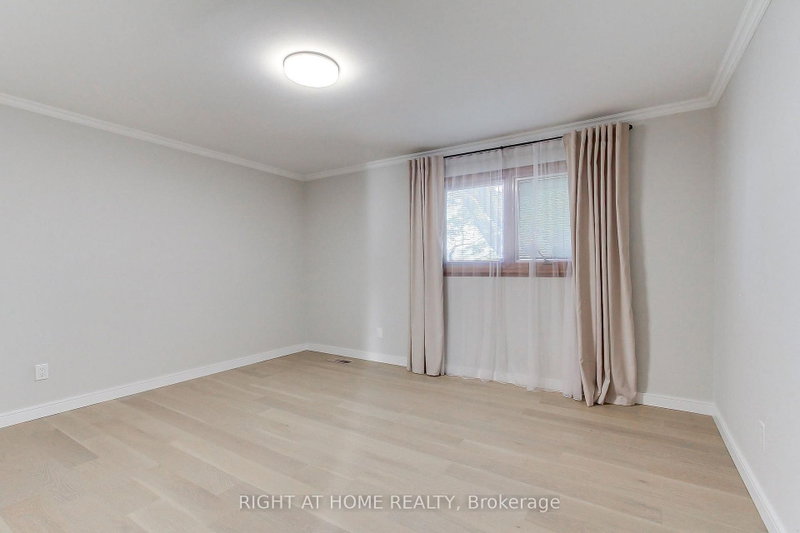 1715 Oberon Mississauga,ON L4X 2K7 — Photo 24