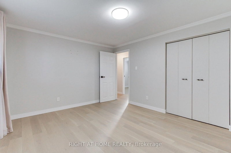 1715 Oberon Mississauga,ON L4X 2K7 — Photo 25