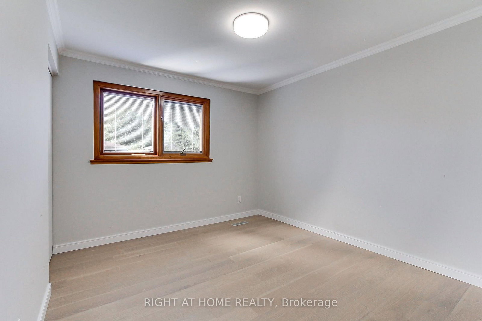 1715 Oberon Mississauga,ON L4X 2K7 — Photo 26